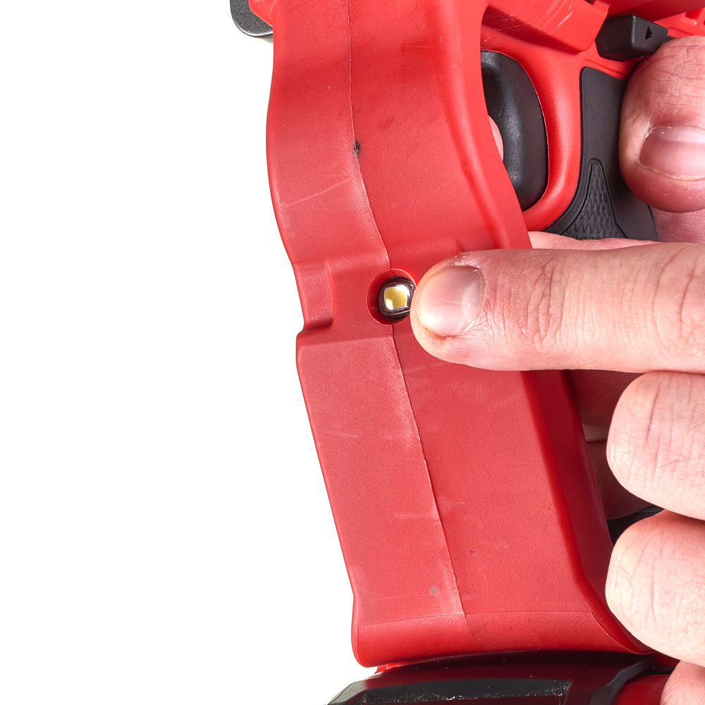 Llave de impacto de alto par M18 FUEL™ ONE-KEY™, recepción 1" con anillo de fricción, 4 modos, máximo par de apriete 2033Nm, máximo par de desapriete 2400Nm. Se suministra en versión cero, sin baterías ni cargador, en HD-box